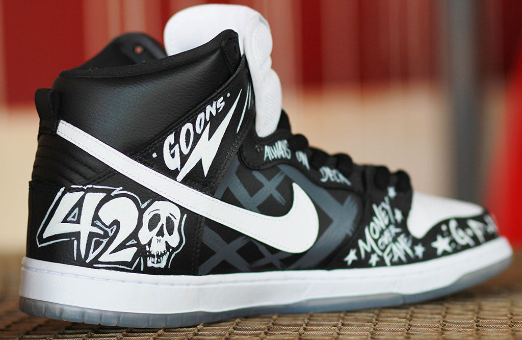 8&9 Trenches Nike SB Dunk By Dez Customz